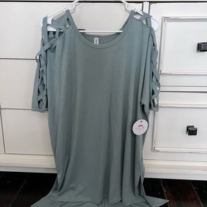 Sage green short sleeve tee